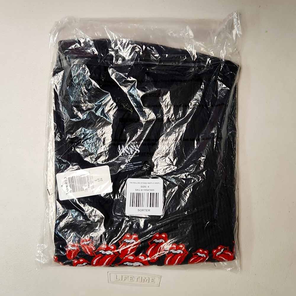 ❤️NWT TORRID TEE - ROLLING STONES JAGGER - WAFFLE - CROP SHIRT PLUS SIZE - Picture 14 of 16
